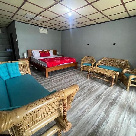 Supersuck Hotel Maluk Dış mekan fotoğraf